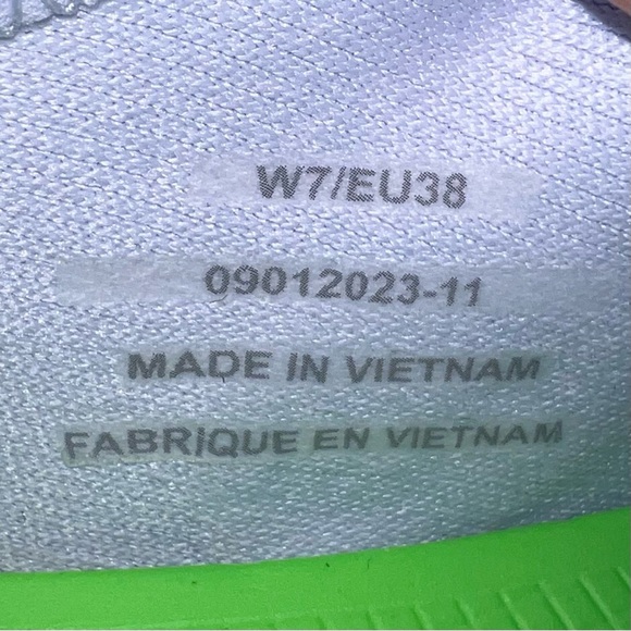 Oofos OOmg Sport Low Recovery Shoes - Picture 12 of 12